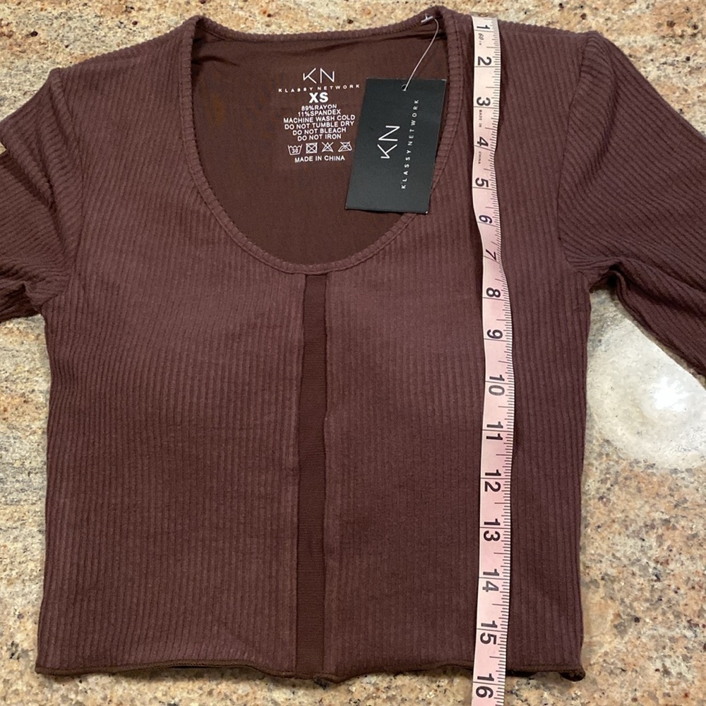 Klassy Network brand new cropped long sleeve shirt built in bra XS extra small - Picture 5 of 6